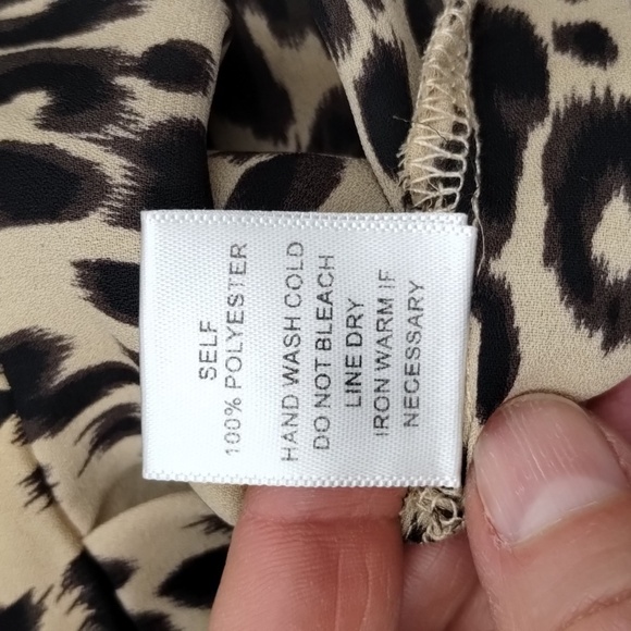 Mittoshop leopard print size medium rolled front long sleeve blouse - Picture 12 of 12